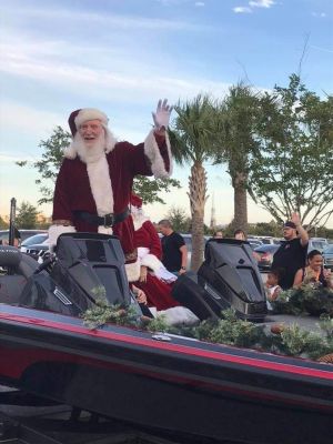 Bass Pro Santa Arrival.jpg