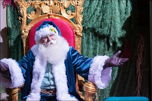Yuletides_Santa_450x300.jpg