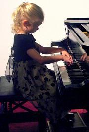 Lucy Lee's Suzuki Piano Lessons