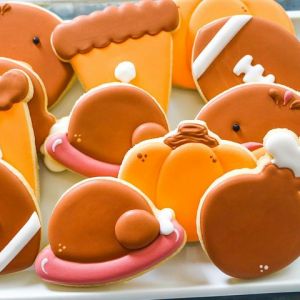 Boxer Mom Bakes Thanksgiving Sugar Cookie Decorating Class