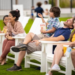 MetroLagoons Movie on The Turf: Charlie Brown Thanksgiving